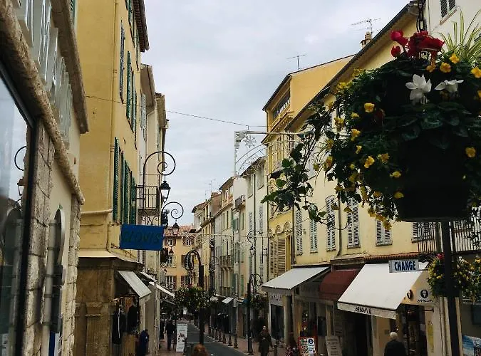 Le Clemenceau Daire Antibes